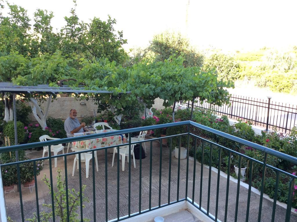 Apartments Rania Tolón Rom bilde